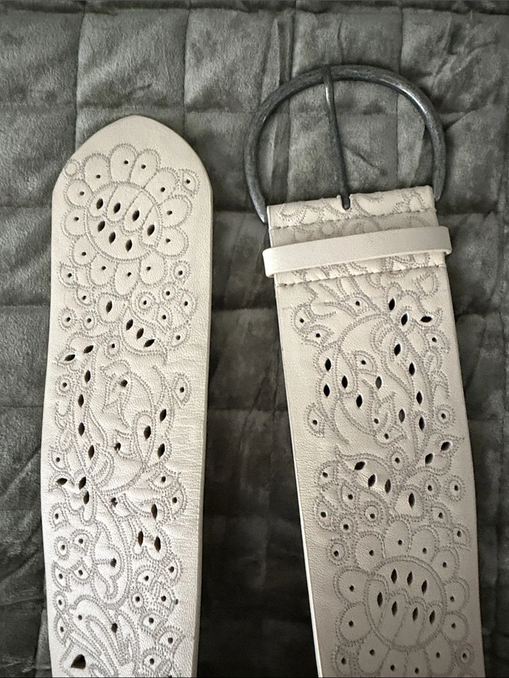 Free People Silver Tooled Laurel Hip Belt New w/o tags. Sz S/M